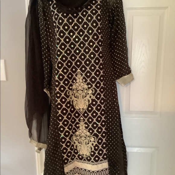 Pakistani designer shalwar kameez - Picture 4 of 10